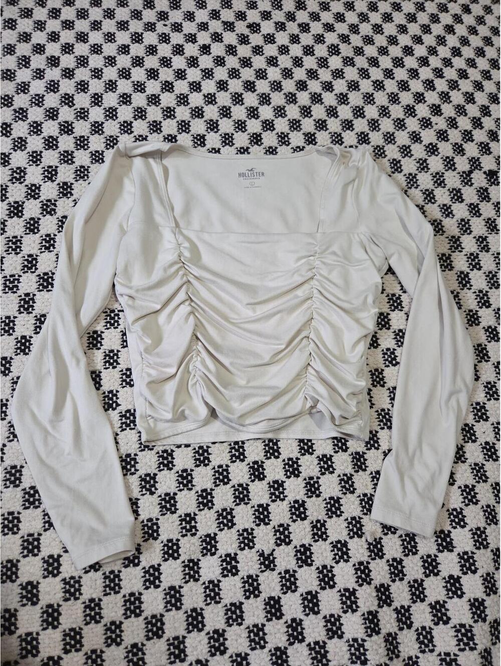 Hollister long sleeved top
